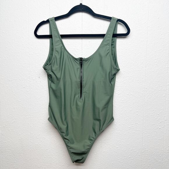 Women's One Piece Camouflage Green Bathing Suit Chic Coquette Size Small/Medium - Picture 1 of 9